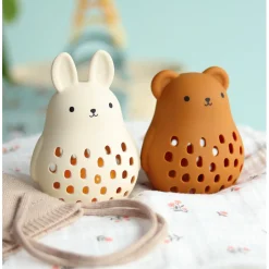 A little lovely company silicone rammelaar konijn Off-White