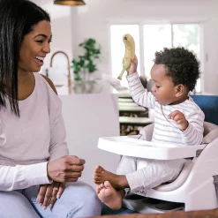 Ingenuity babybase 2-in-1 stoelverhoger Brownie