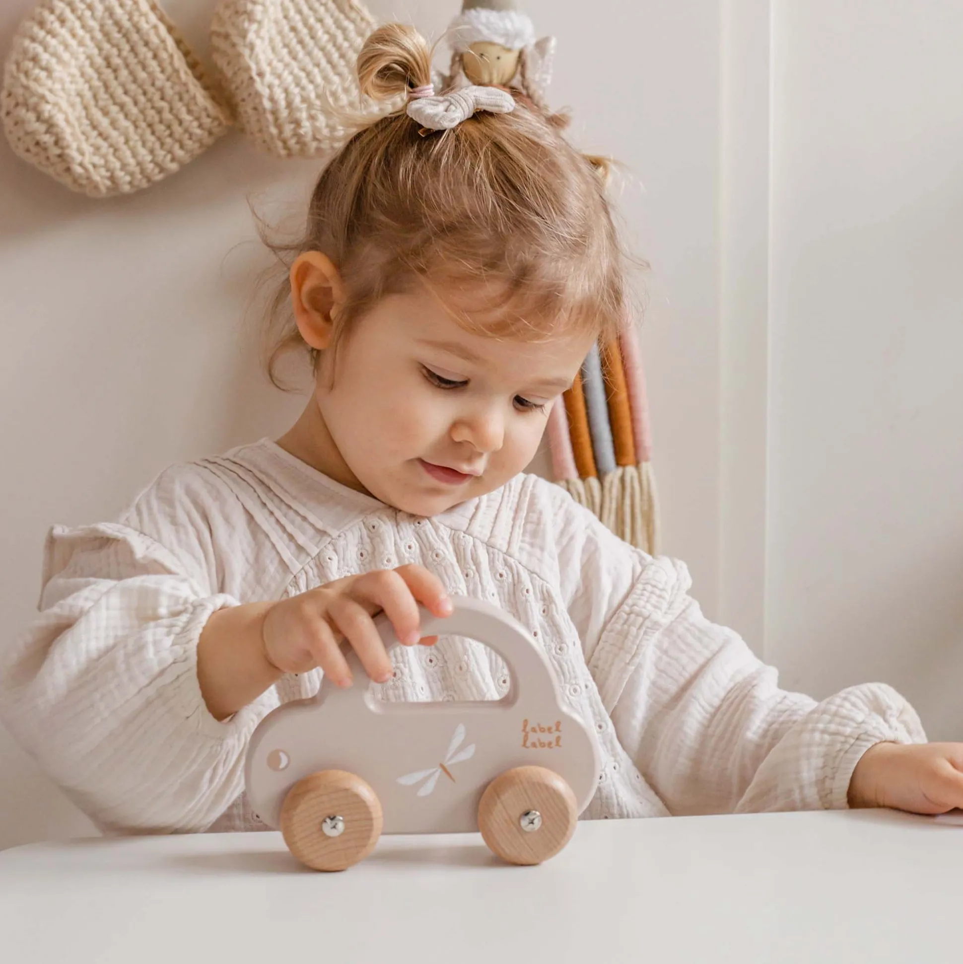 Label Label houten auto Beigebrown