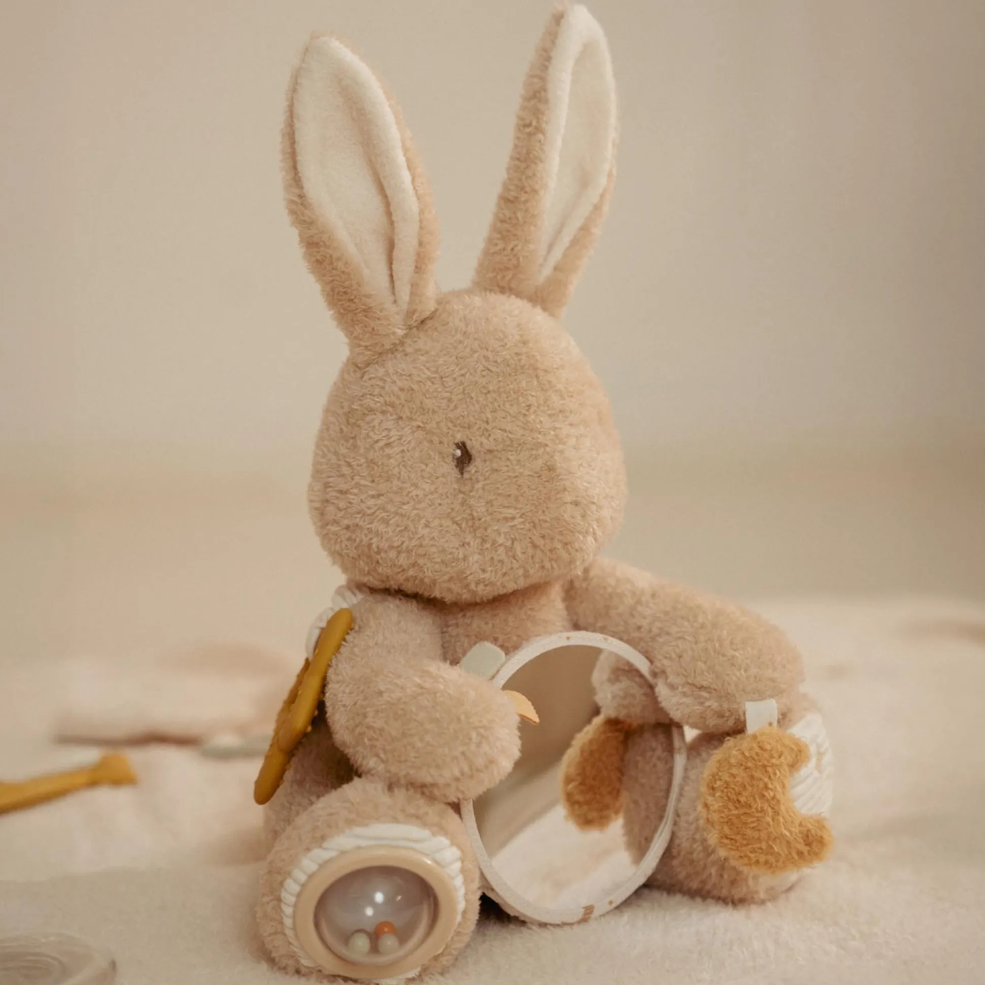 Little Dutch activiteitenknuffel Newborn Naturals Bunny Beigebrown