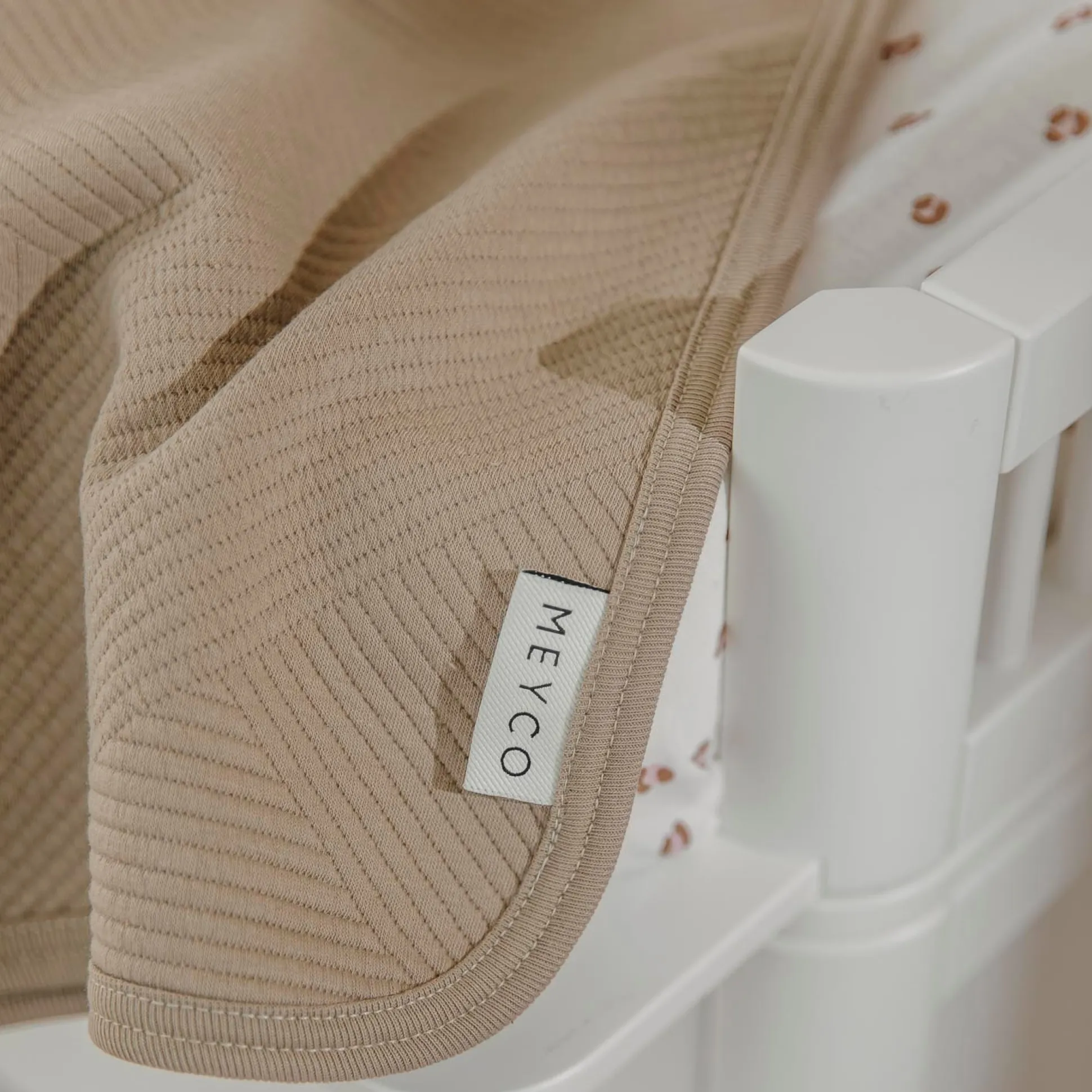 Meyco ledikantdeken pure taupe taupe