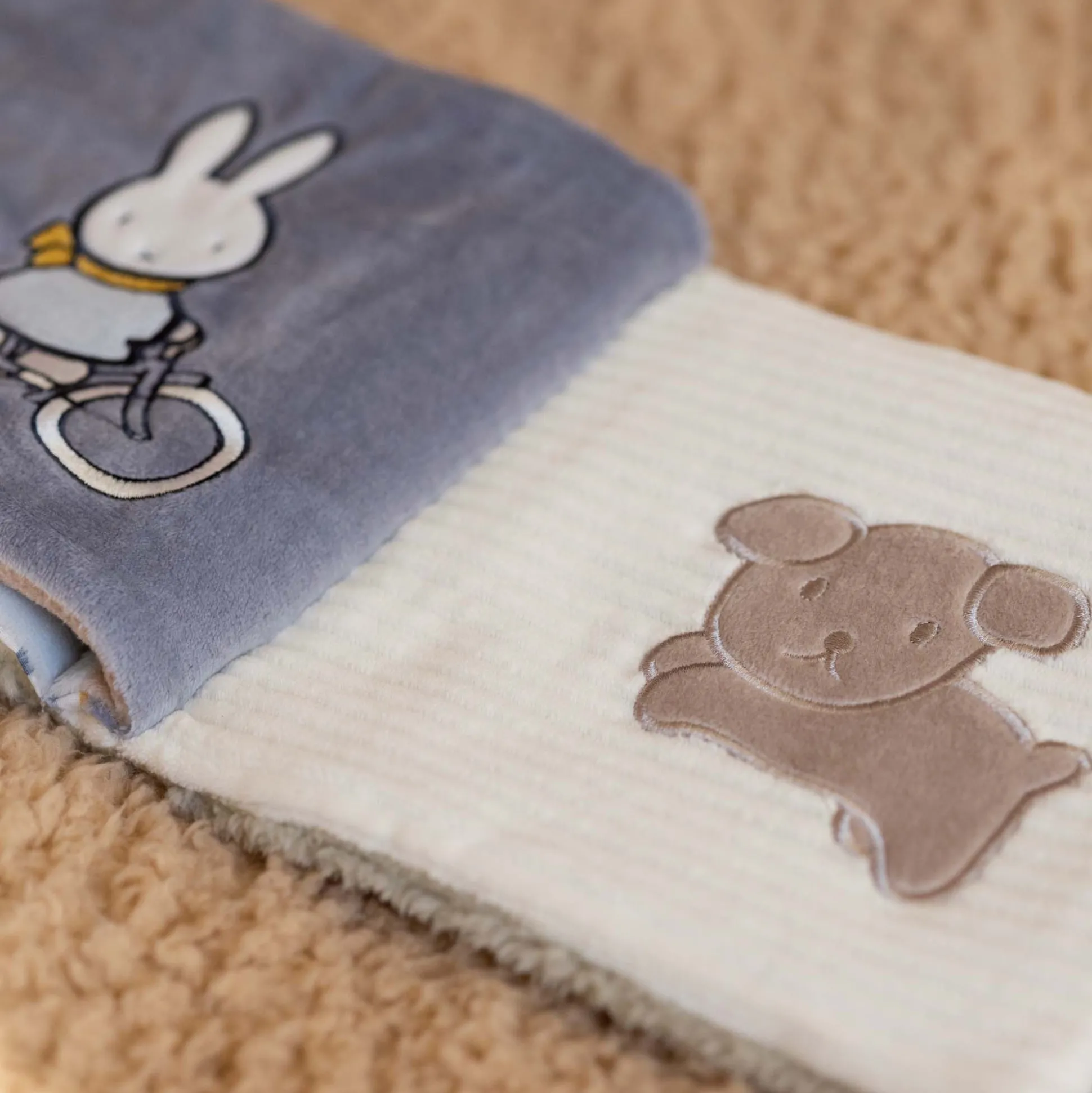 Nijntje Activiteitenboek Fluffy Pink Green