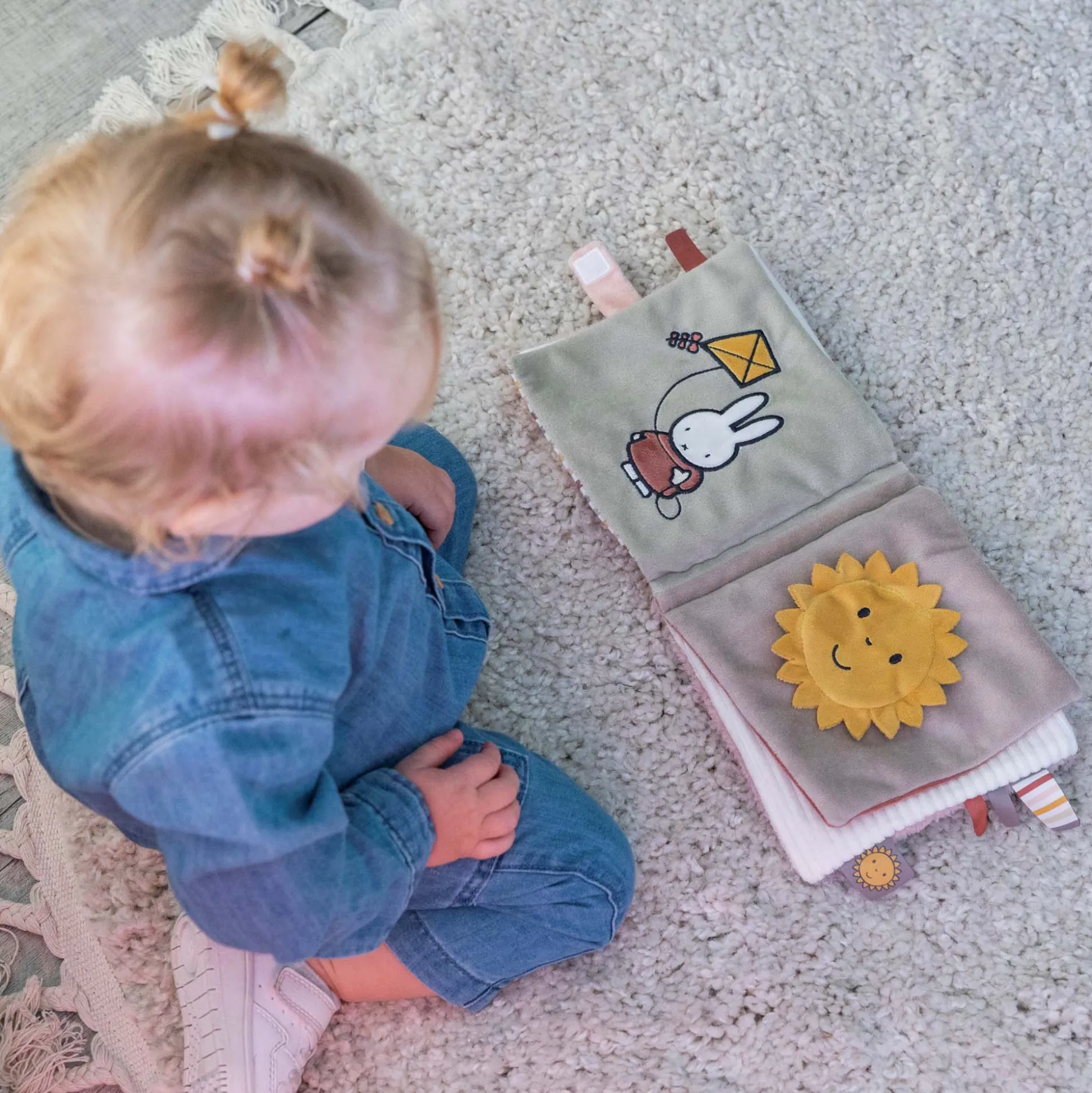 Nijntje Activiteitenboek Fluffy Pink Pink