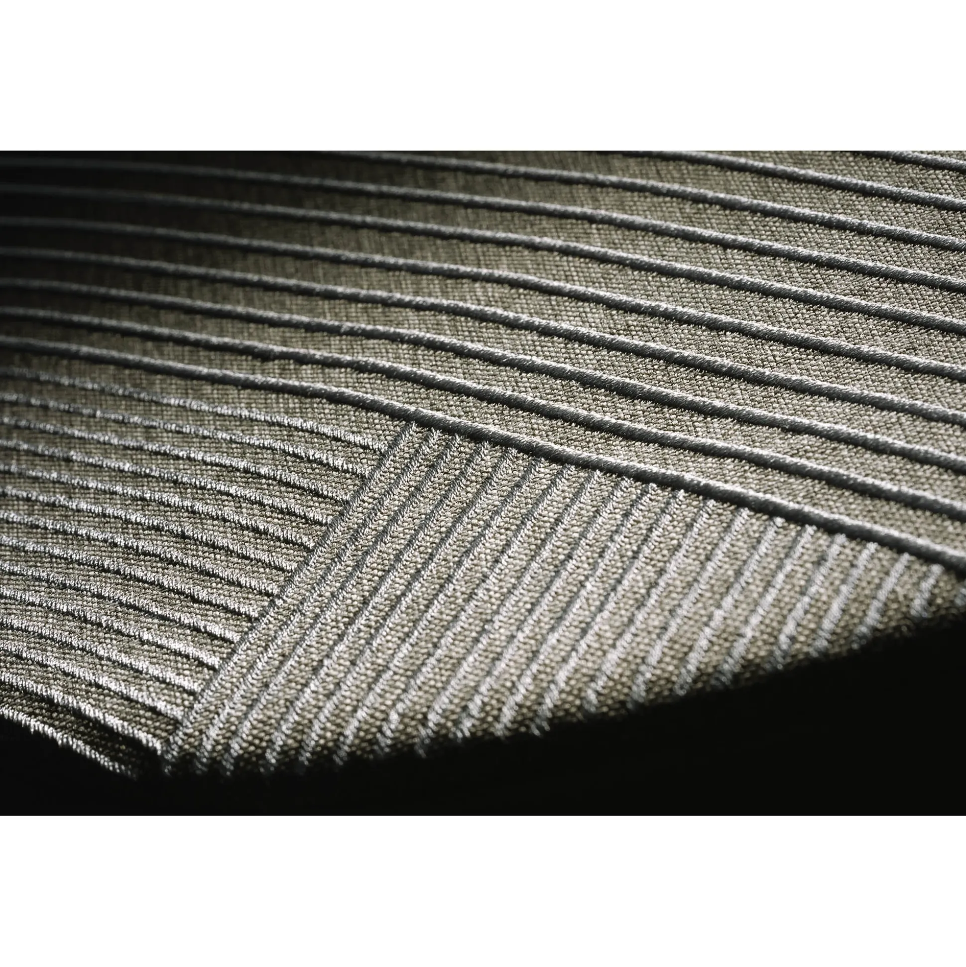 Nuna x BMW LYTL reiswieg Graphene