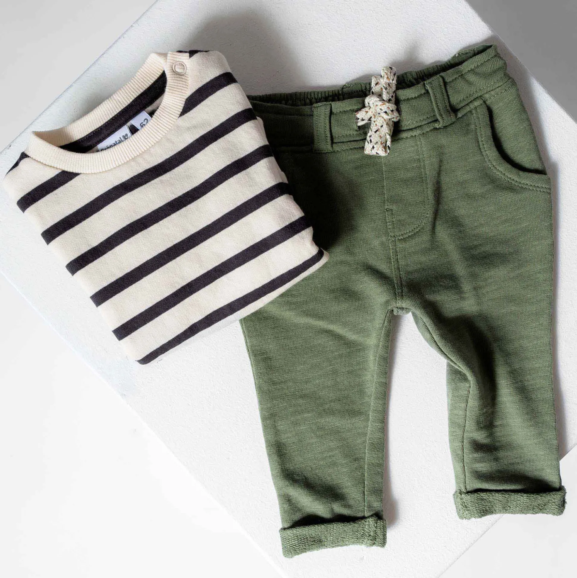 Prénatal baby broek effen groen