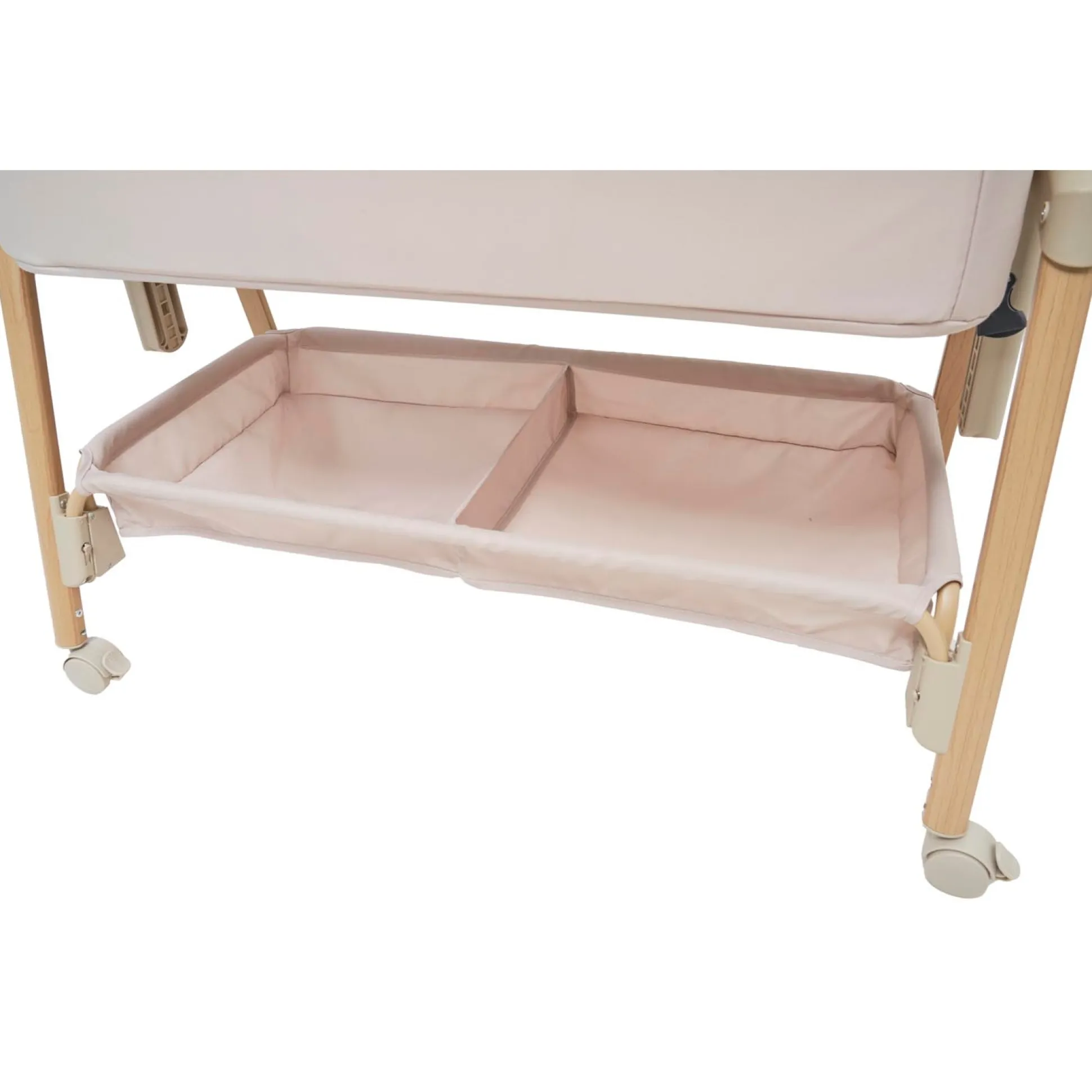 Prénatal co-sleeper Steffi Beigebrown