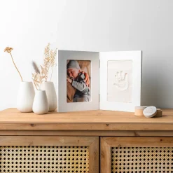 Prénatal fotolijst met gipsafdruk wit