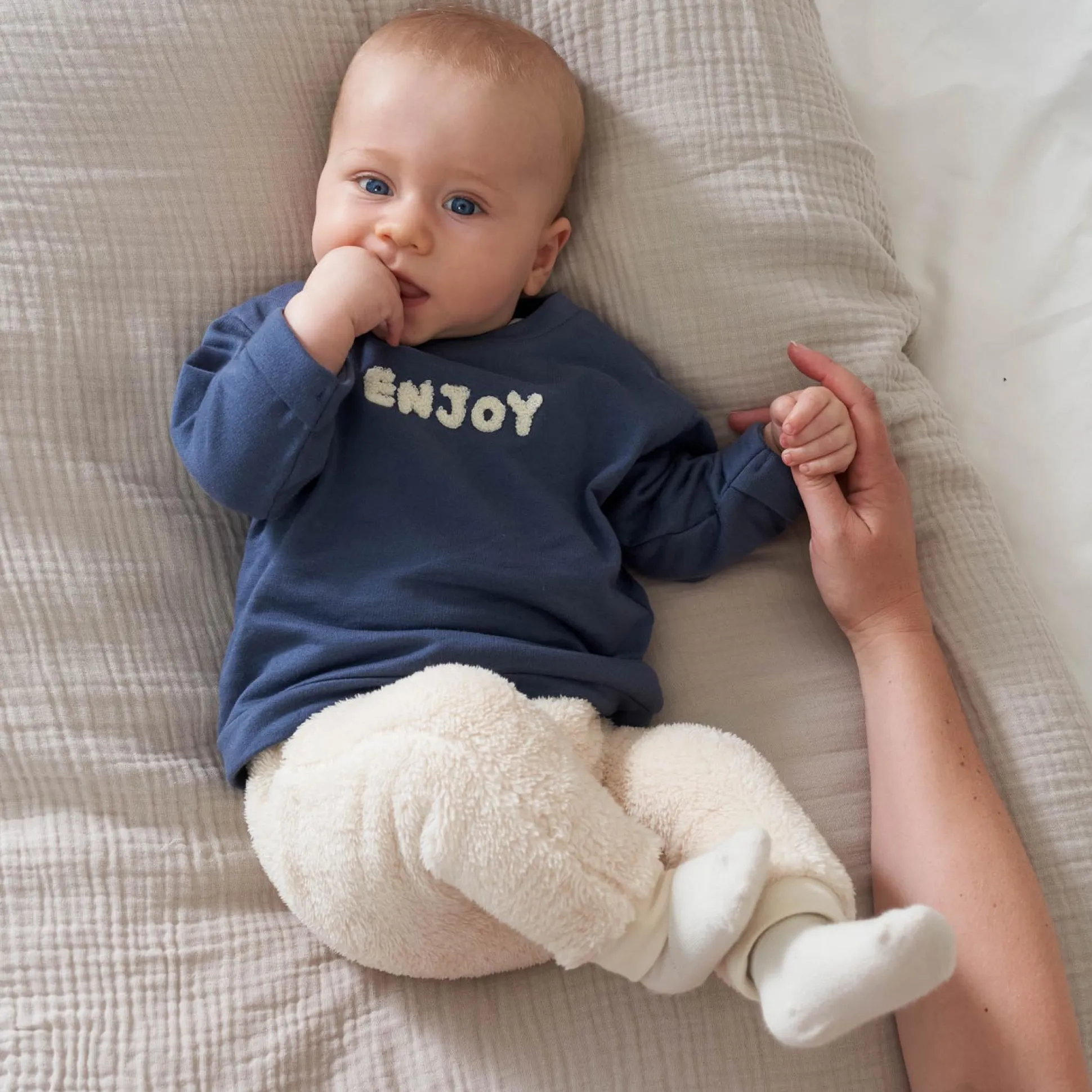 Prénatal &Joy newborn muts, sweater & broek teddy