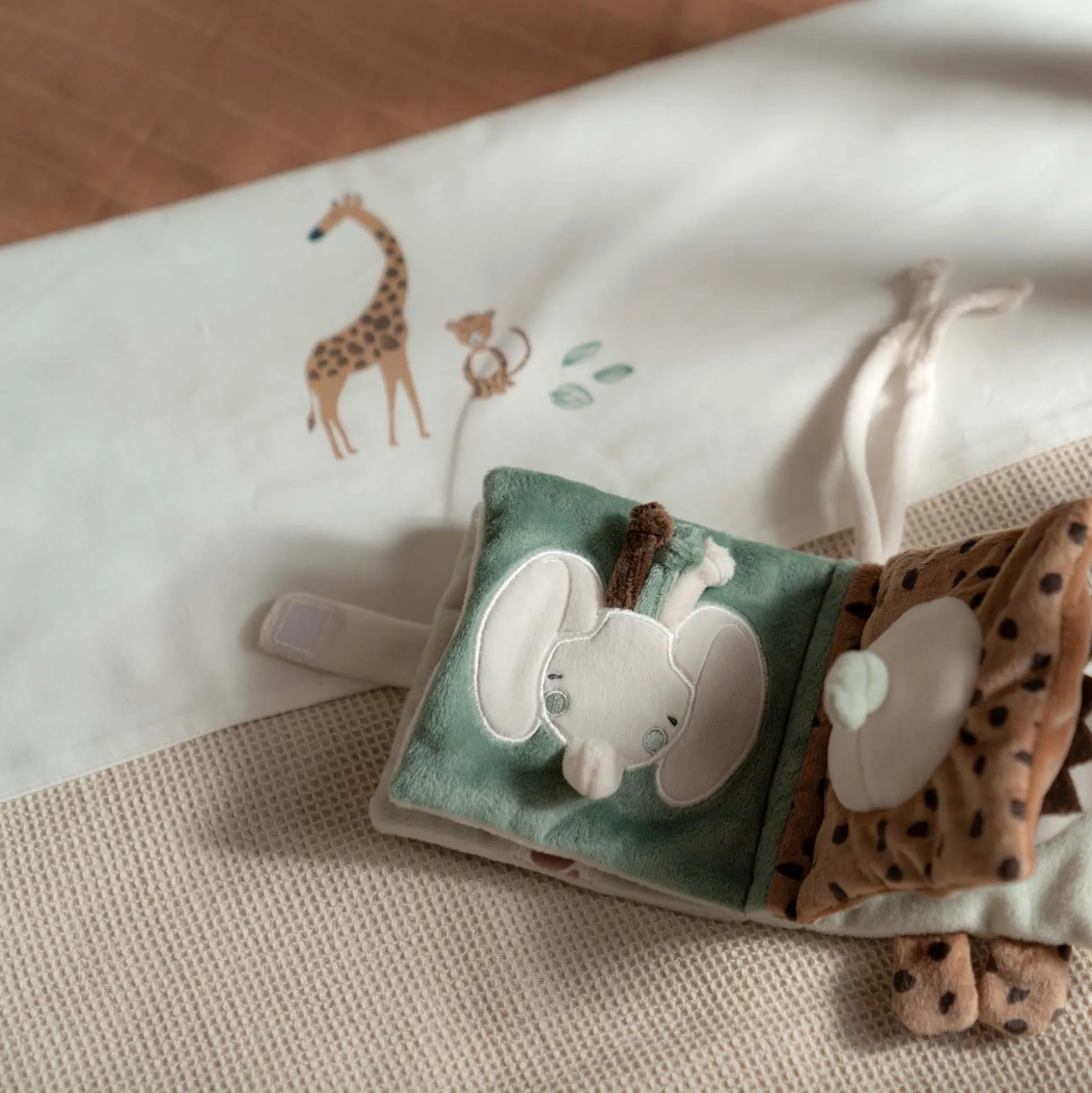 Prénatal ledikantlaken Savanne wit