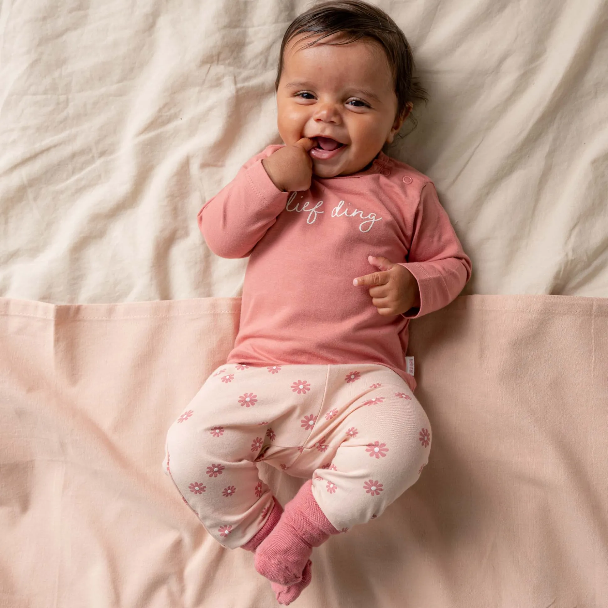 Prénatal newborn broek bloemen roze