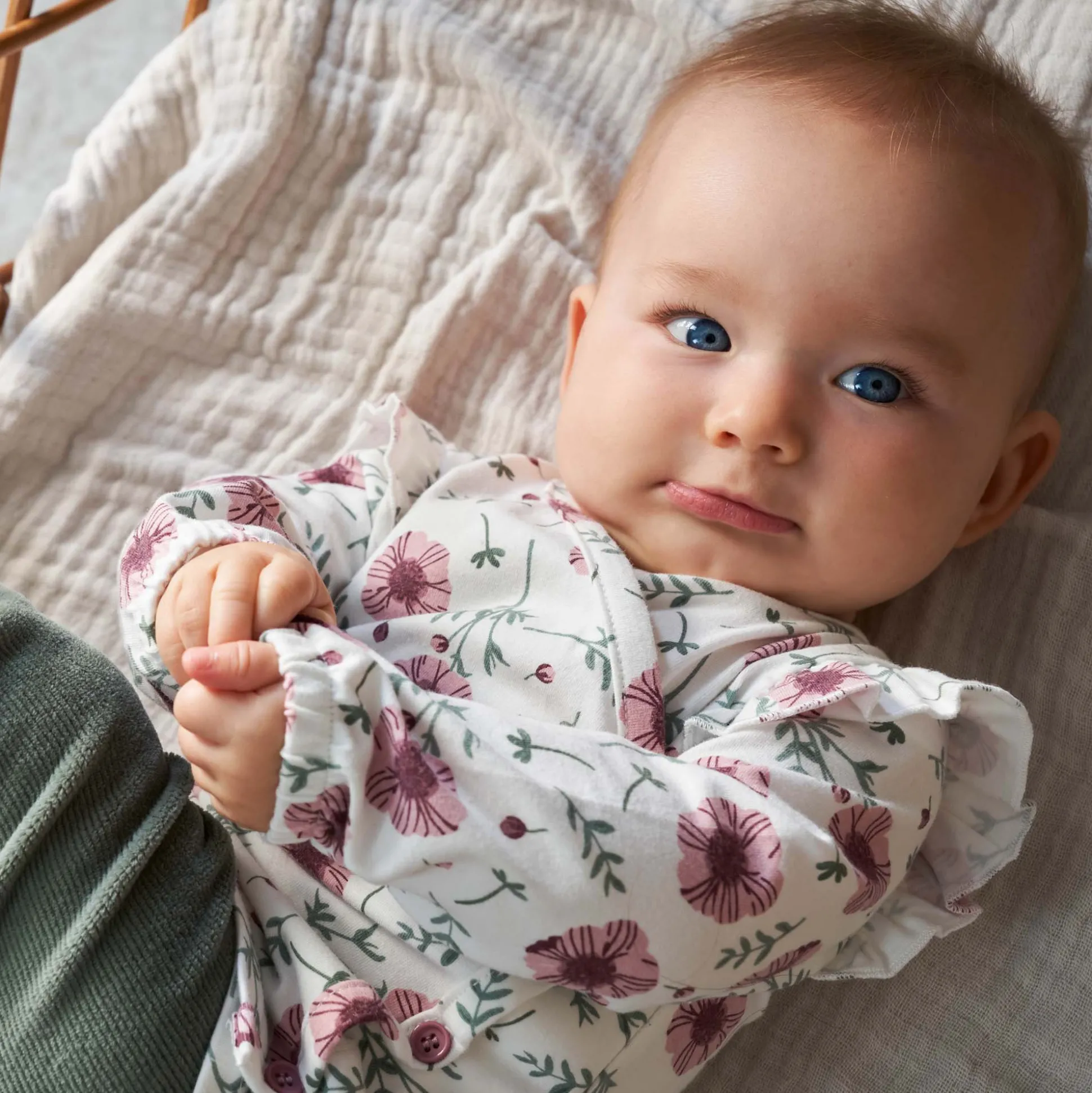 Prénatal newborn overslagshirt lange mouwen bloemen wit