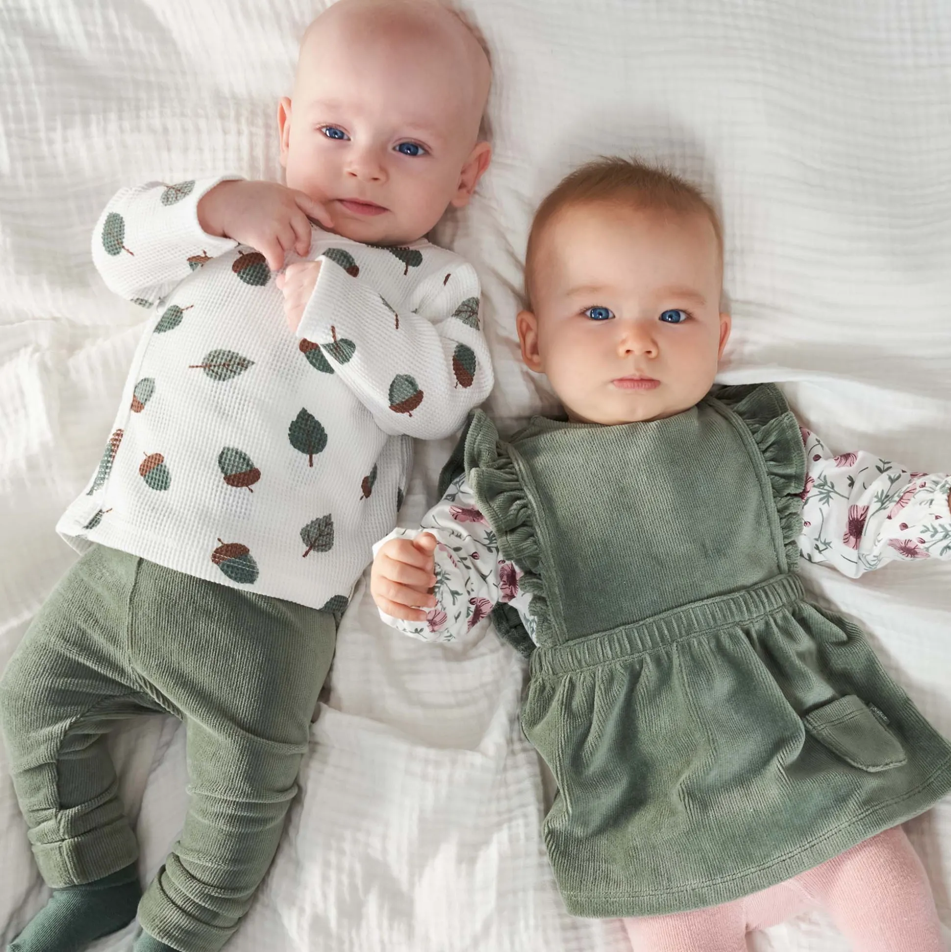 Prénatal newborn overslagshirt wafel lange mouwen all over print wit