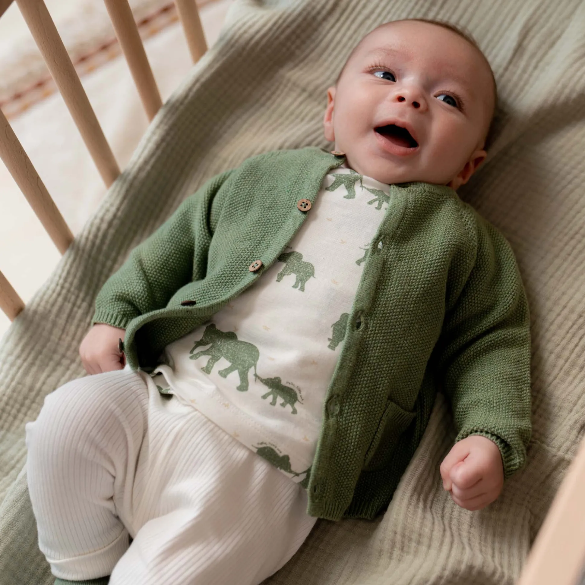 Prénatal newborn overslagshirt lange mouwen dierenprint groen