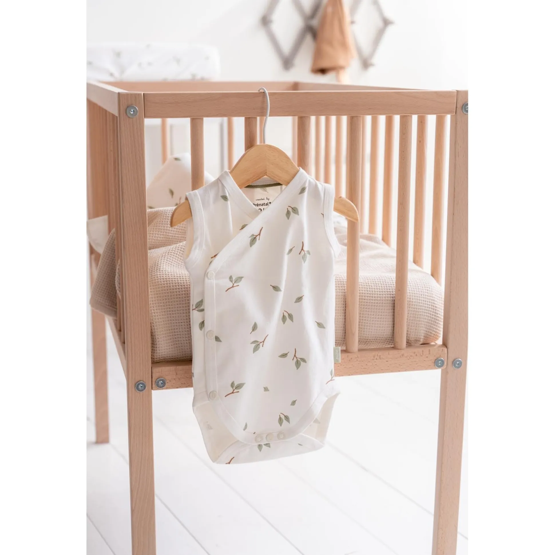 Prénatal newborn romper Pure mouwloos all over print wit