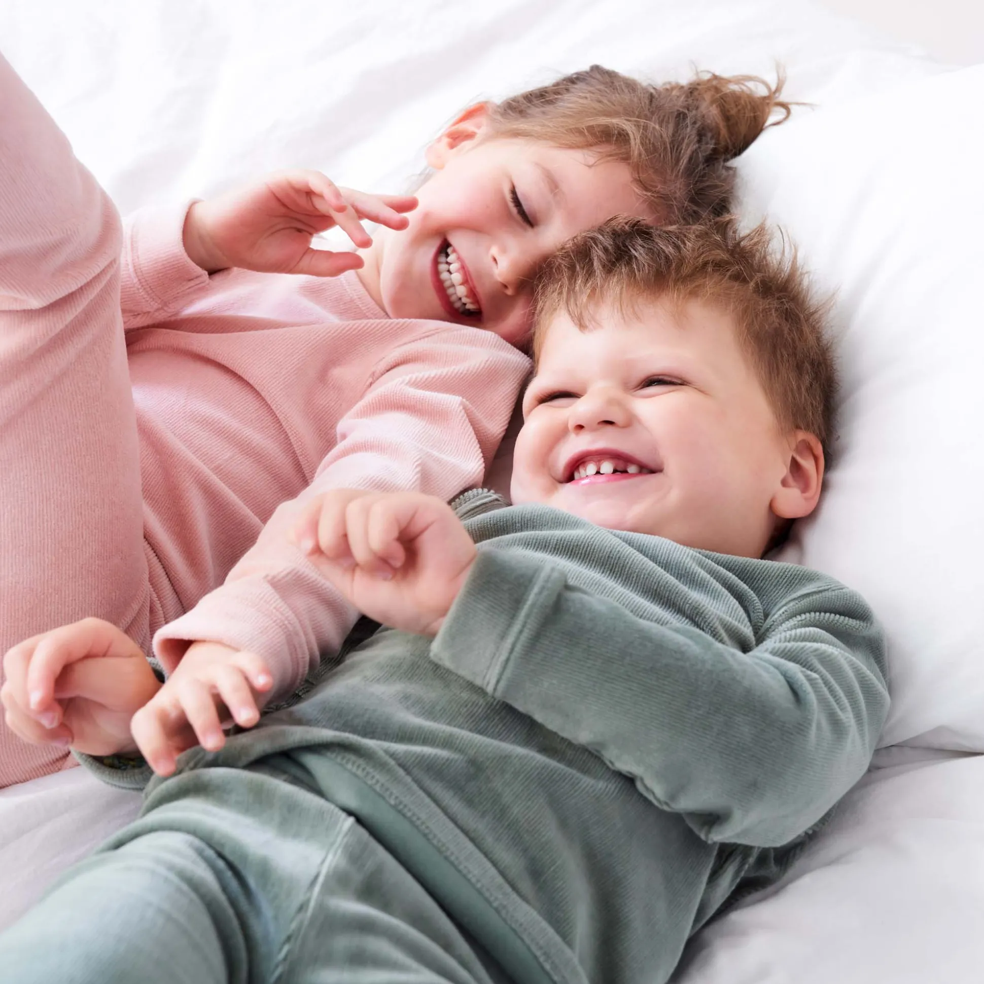 Prénatal peuter pyjama rib velour roze