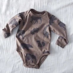 Prénatal romper afrika lange mouwen all over print bruin