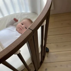 Stokke Sleepi Mini bundel warm bruin met matras & hoeslaken