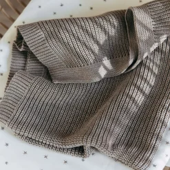 Sweet Petit Mini ledikantdeken bruin